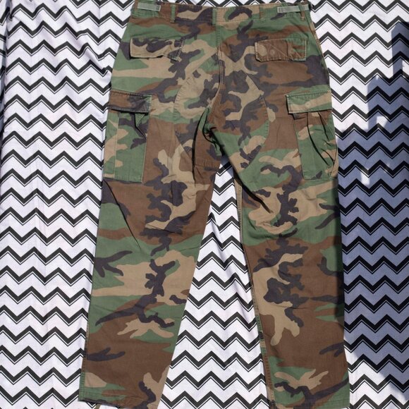 -L- Vintage Woodland Camouflage Pants | BDU Combat Outdoor | Mens Army Military - Picture 2 of 4